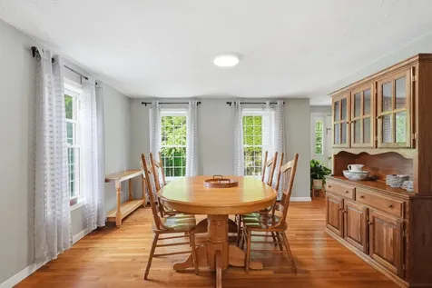 23 Peaslee Crossing Road Newton NH 03858