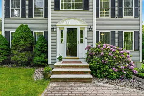 23 Peaslee Crossing Road Newton NH 03858