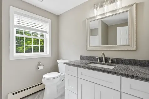 23 Peaslee Crossing Road Newton NH 03858