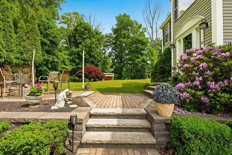 23 Peaslee Crossing Road Newton NH 03858