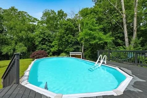 23 Peaslee Crossing Road Newton NH 03858