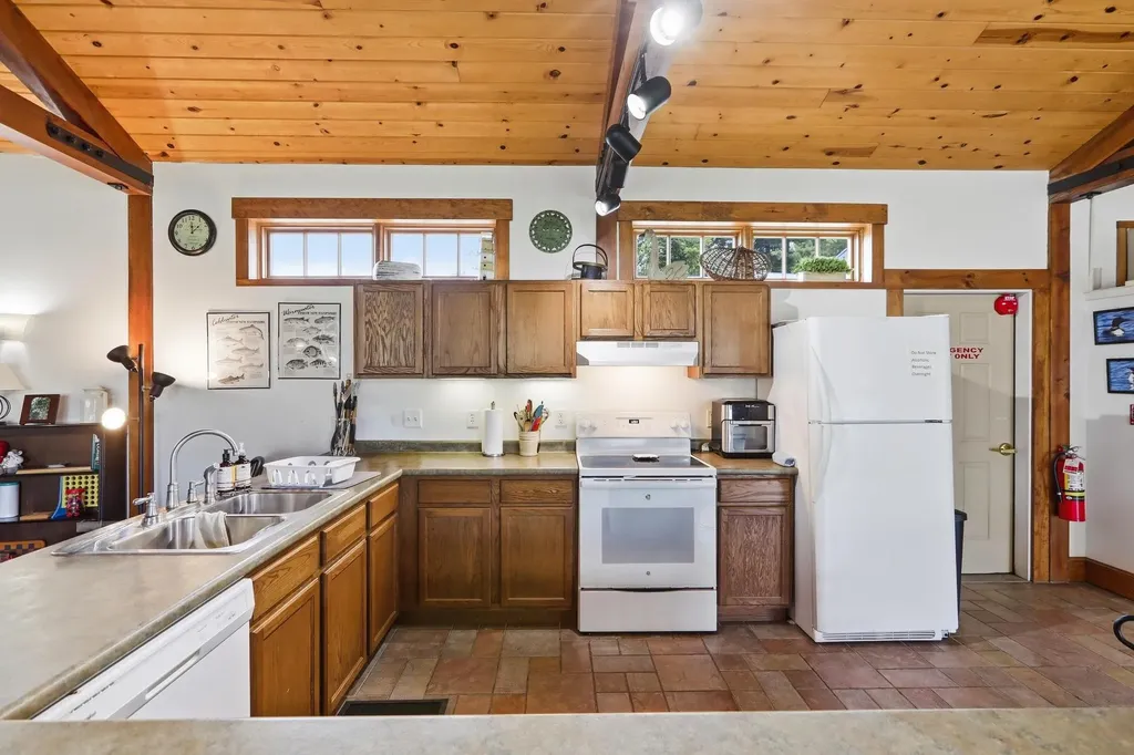 2 Bayshore Drive Meredith NH 03253