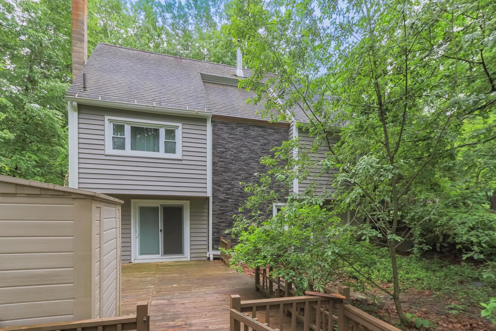 20 Redfield Circle Derry NH 03038-4839