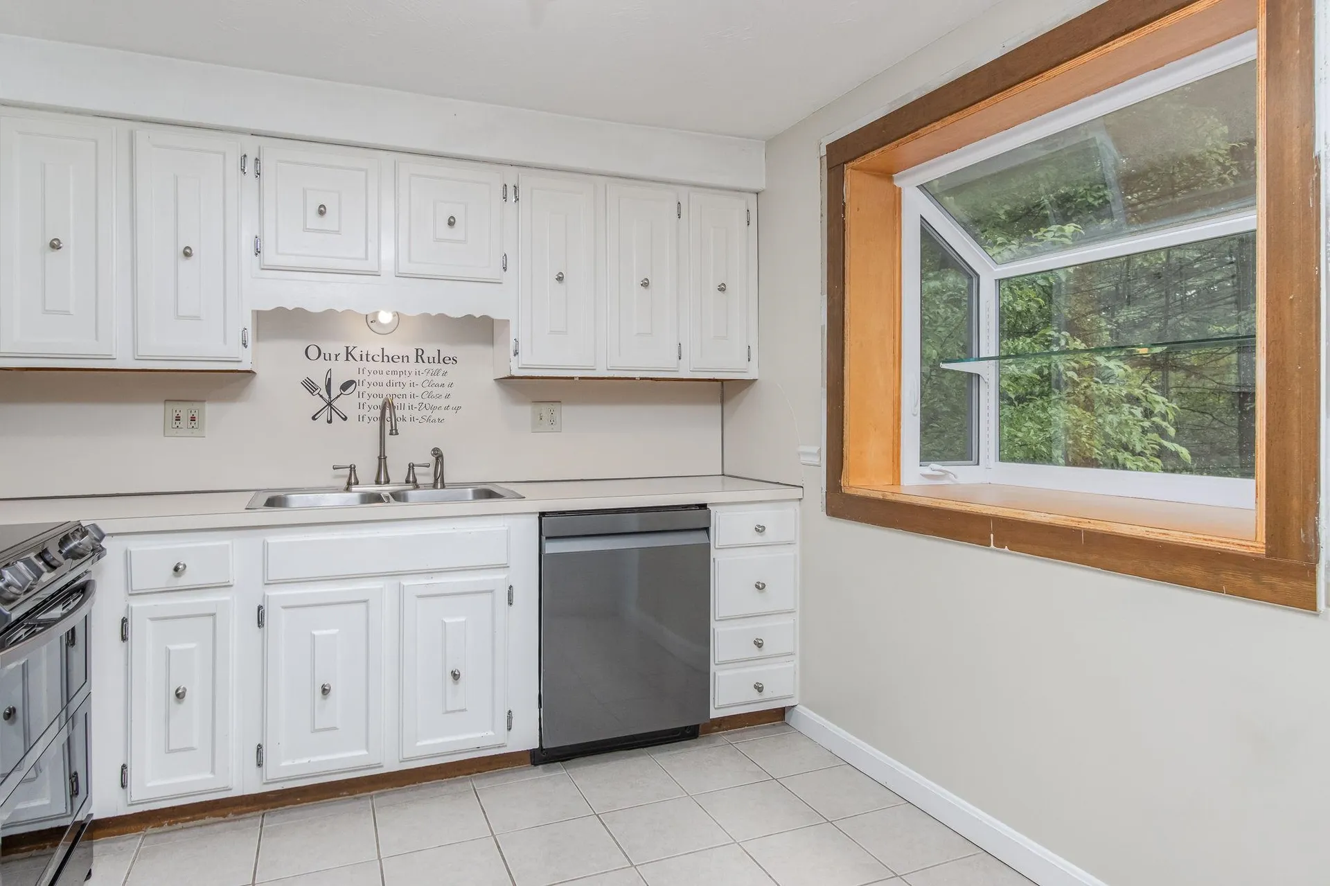 20 Redfield Circle Derry NH 03038-4839