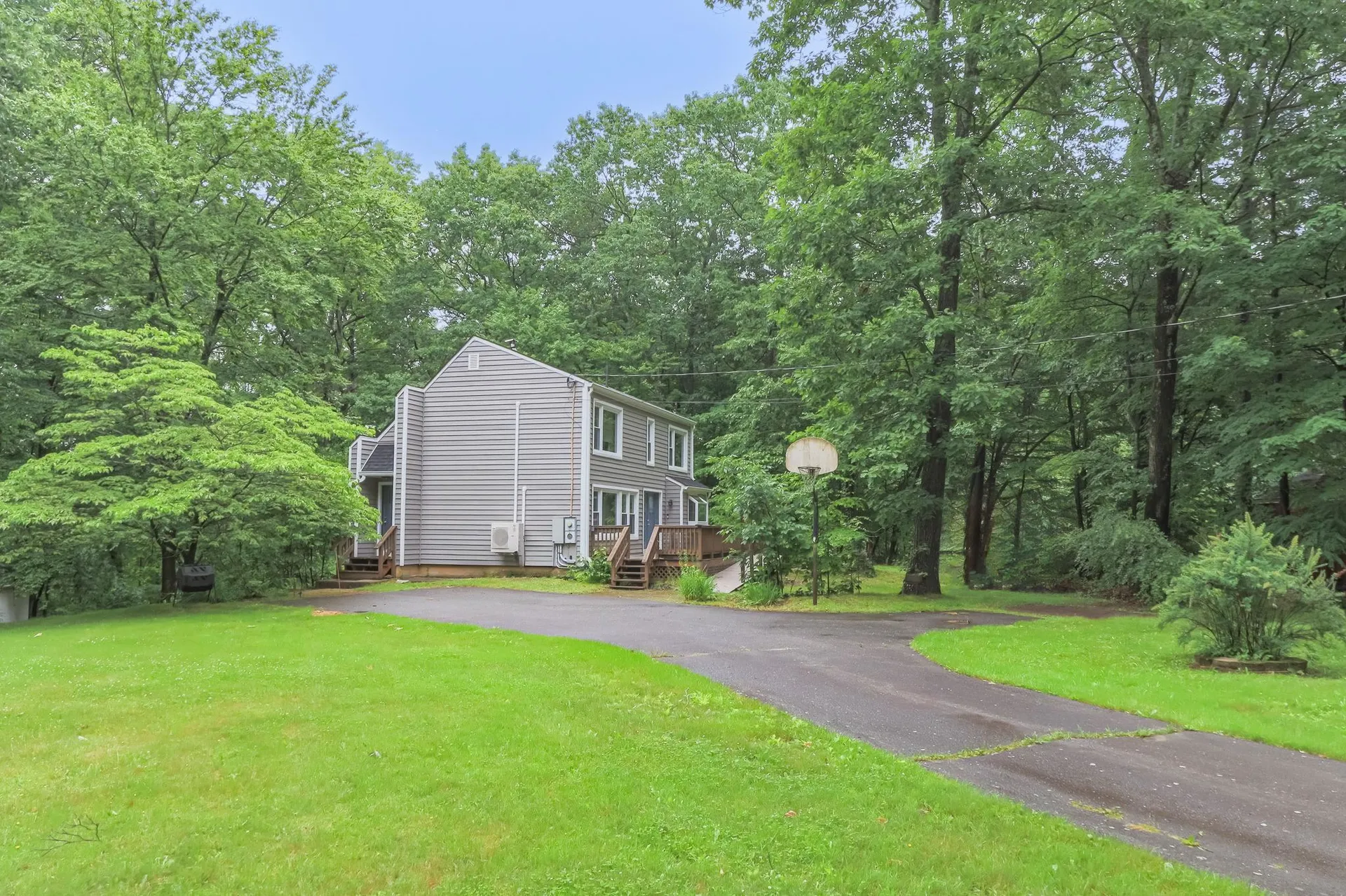 20 Redfield Circle Derry NH 03038-4839