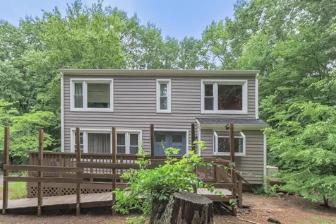 20 Redfield Circle Derry NH 03038-4839