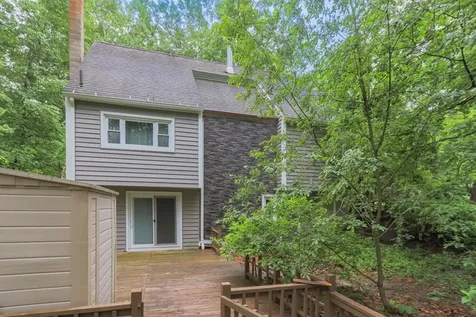 20 Redfield Circle Derry NH 03038-4839