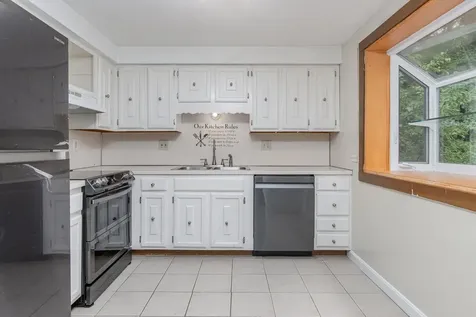 20 Redfield Circle Derry NH 03038-4839