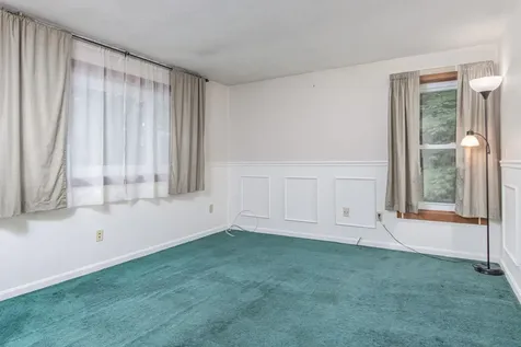 20 Redfield Circle Derry NH 03038-4839
