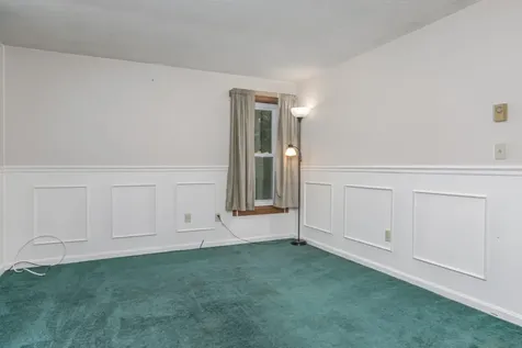 20 Redfield Circle Derry NH 03038-4839