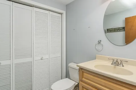 20 Redfield Circle Derry NH 03038-4839