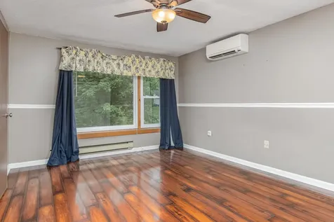 20 Redfield Circle Derry NH 03038-4839