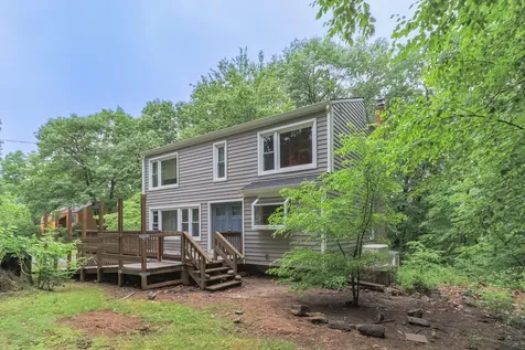 20 Redfield Circle Derry NH 03038-4839