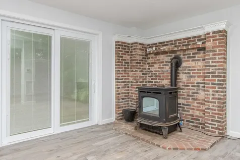 20 Redfield Circle Derry NH 03038-4839