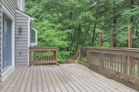 20 Redfield Circle Derry NH 03038-4839