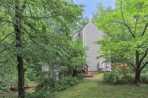 20 Redfield Circle Derry NH 03038-4839
