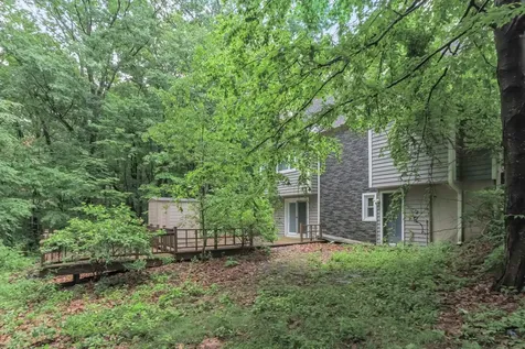 20 Redfield Circle Derry NH 03038-4839