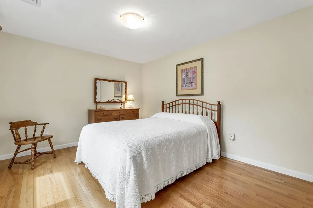 198 Sarah Circle Laconia NH 03246