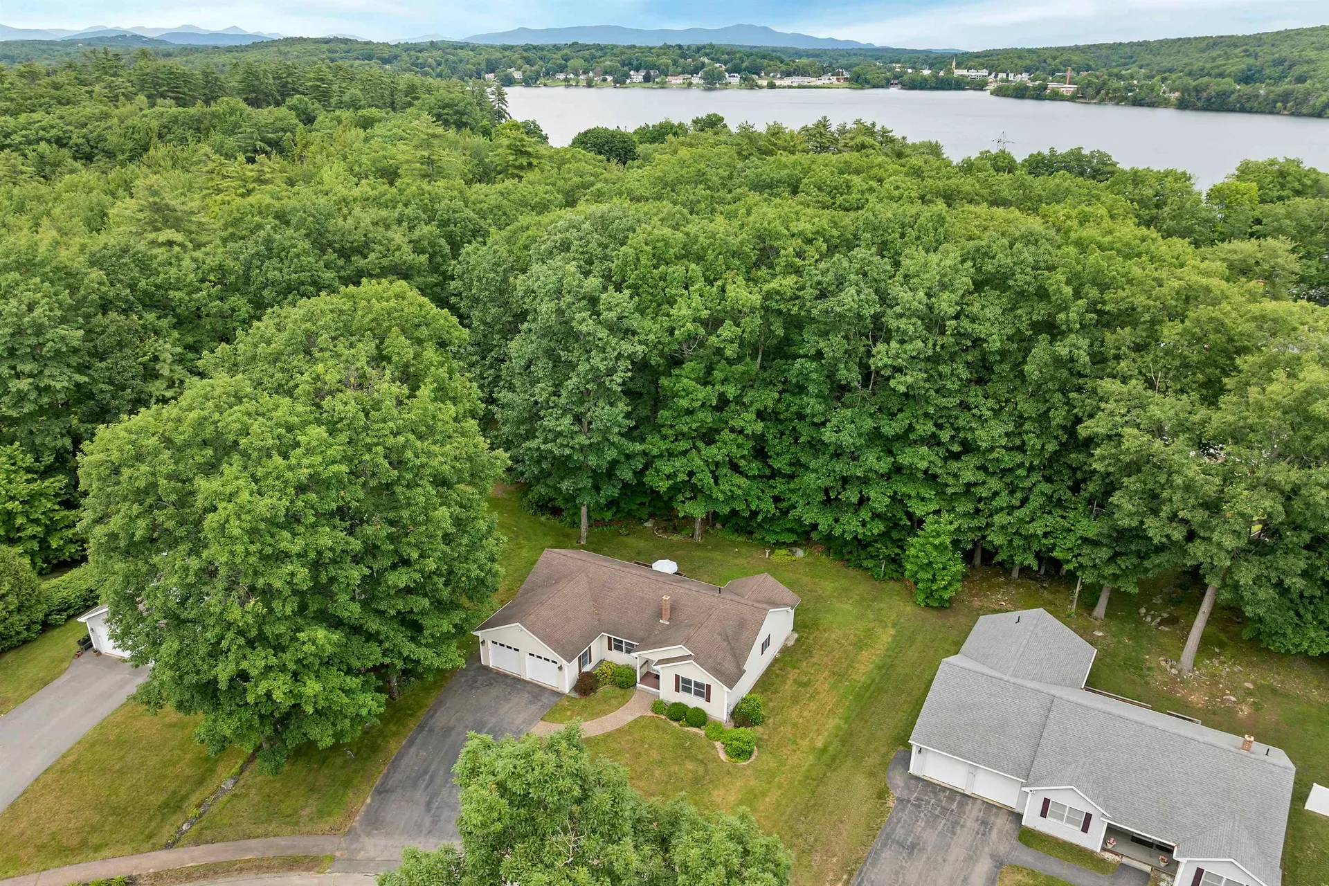 198 Sarah Circle Laconia NH 03246