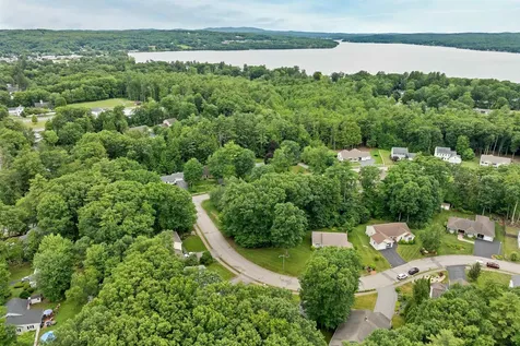 198 Sarah Circle Laconia NH 03246