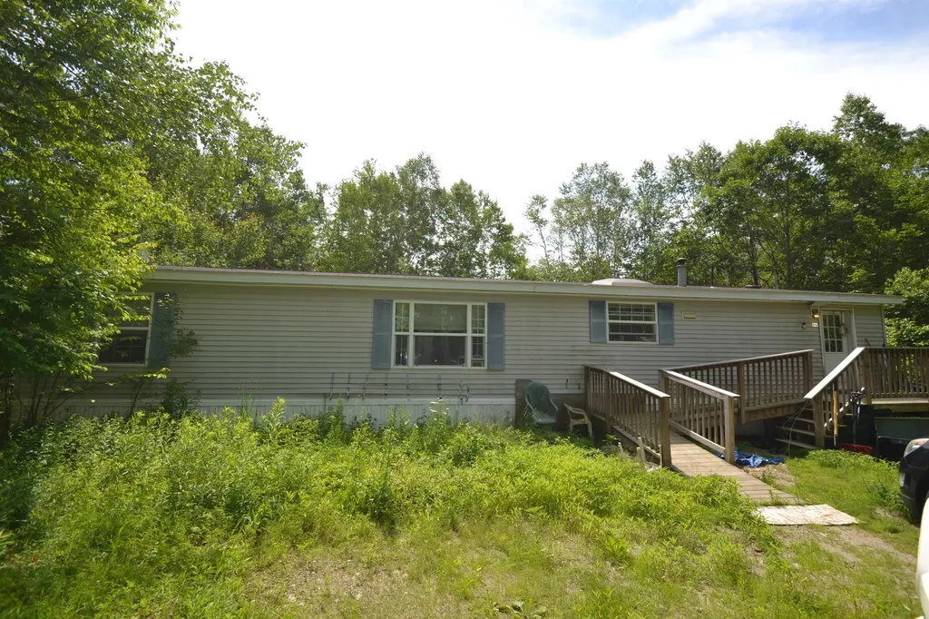 96 Lane Road Holderness NH 03245
