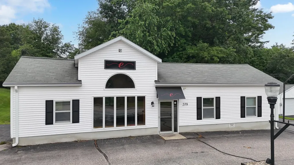 379 High Street Somersworth NH 03878