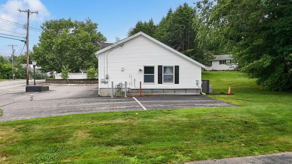 379 High Street Somersworth NH 03878