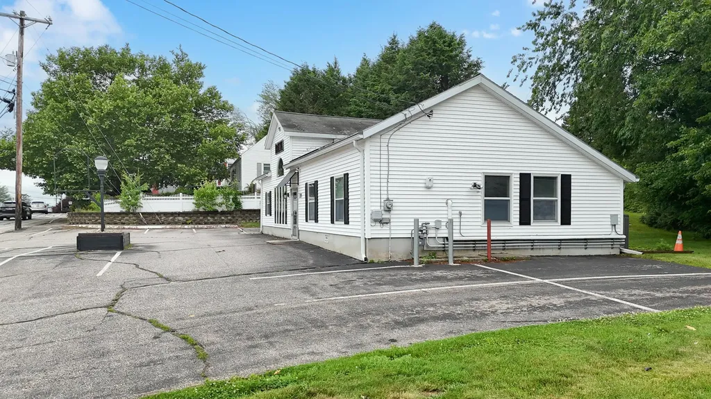 379 High Street Somersworth NH 03878