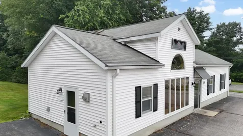 379 High Street Somersworth NH 03878