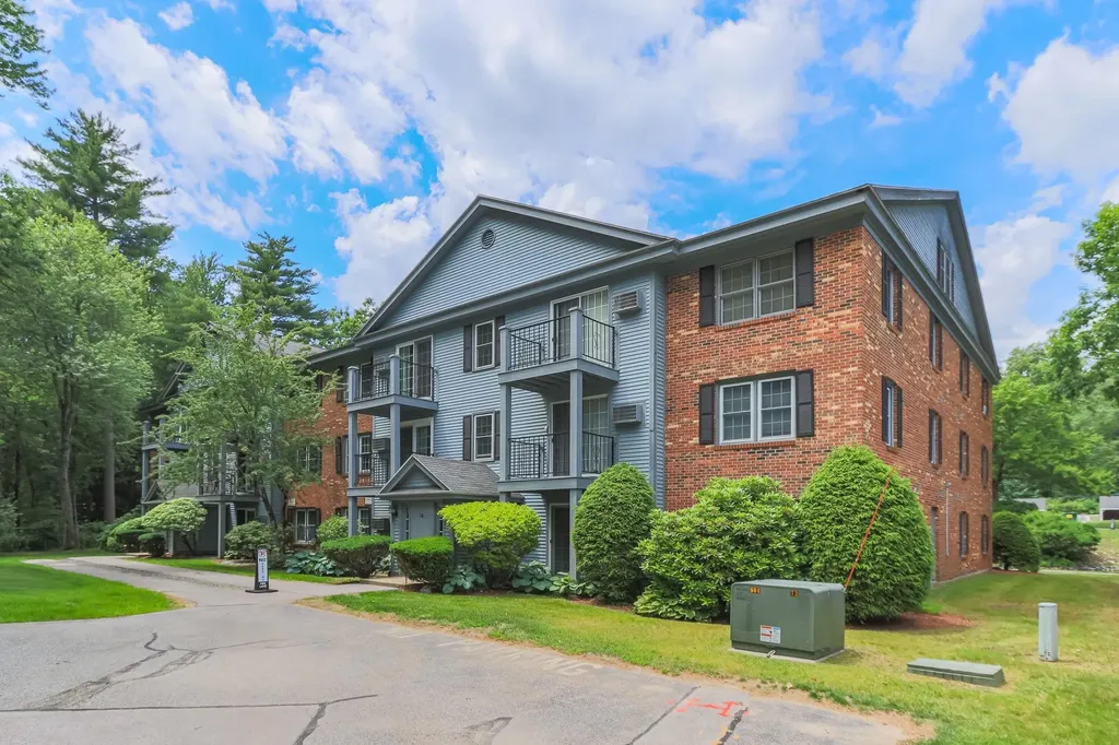 16 Northbrook Drive Manchester NH 03102