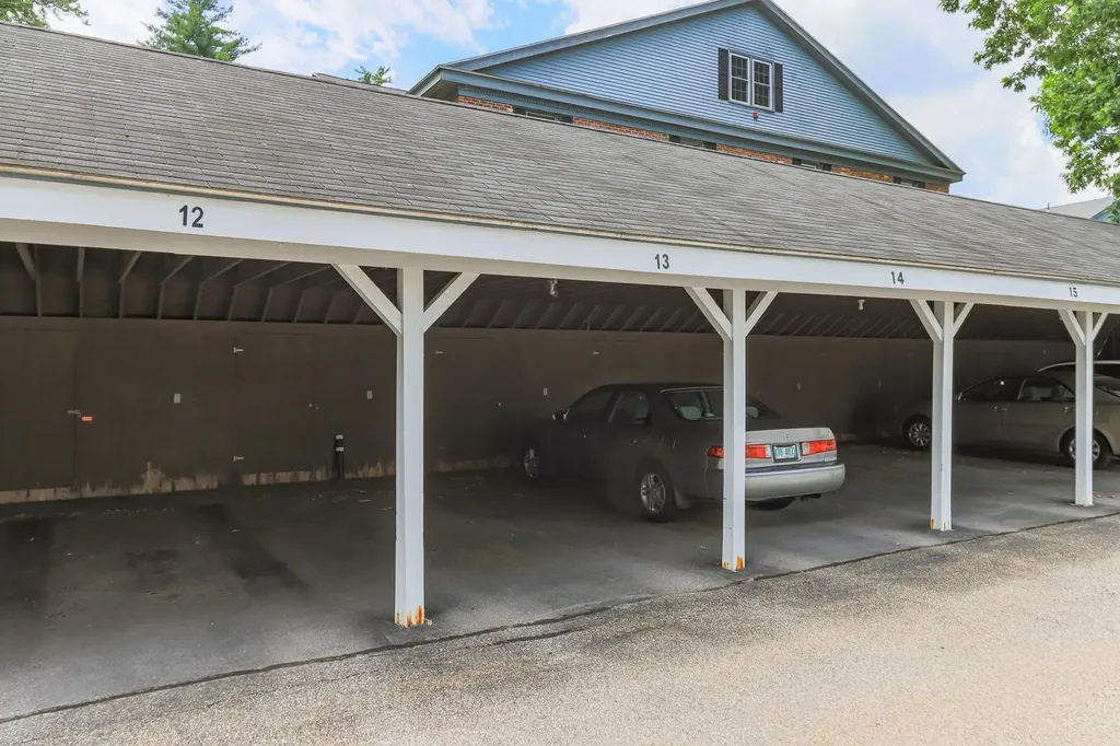 16 Northbrook Drive Manchester NH 03102