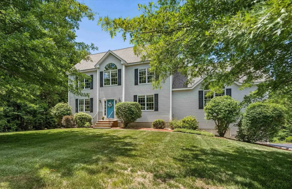 8 Margaret Circle Mont Vernon NH 03057