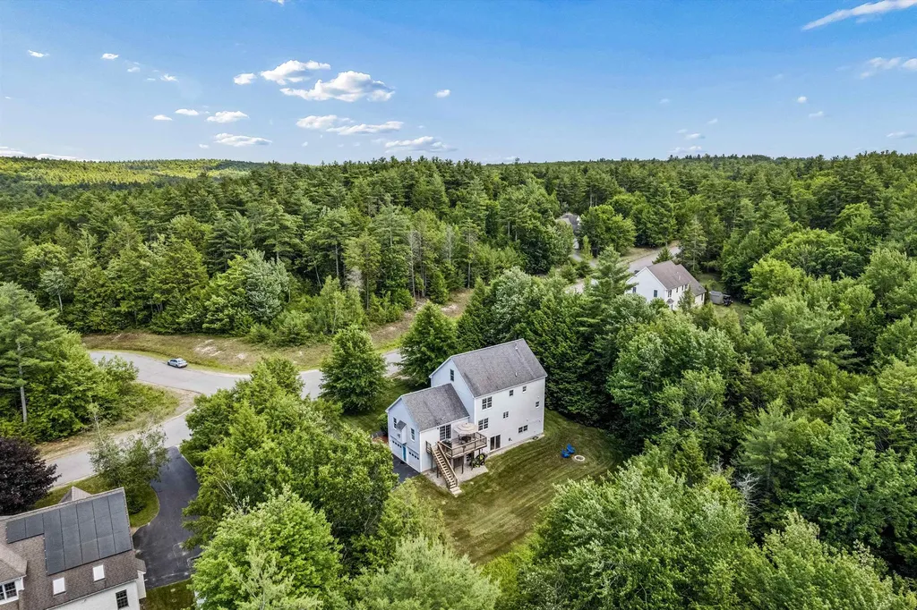 8 Margaret Circle Mont Vernon NH 03057