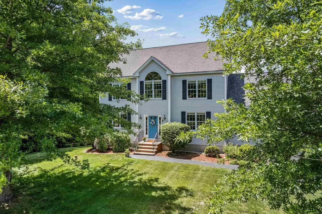 8 Margaret Circle Mont Vernon NH 03057