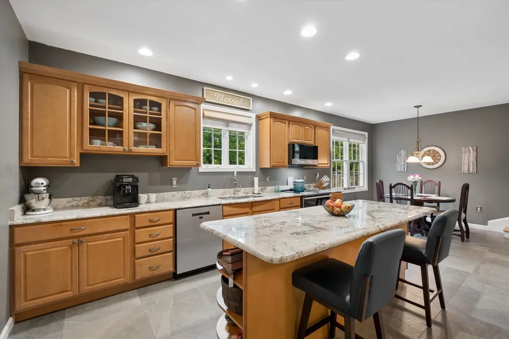 8 Margaret Circle Mont Vernon NH 03057