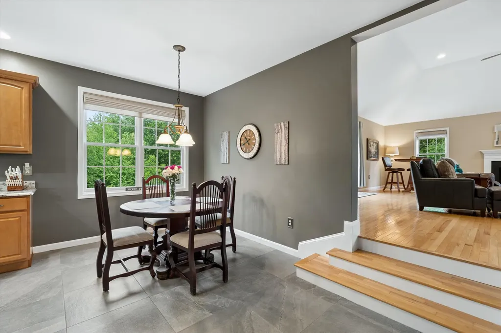 8 Margaret Circle Mont Vernon NH 03057