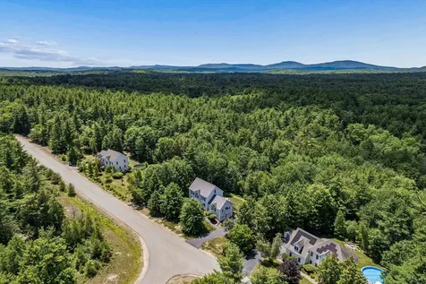 8 Margaret Circle Mont Vernon NH 03057