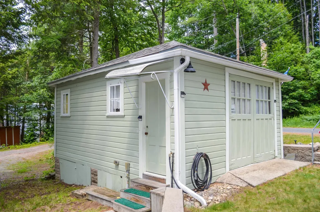 27 Waters Edge Road Swanzey NH 03431