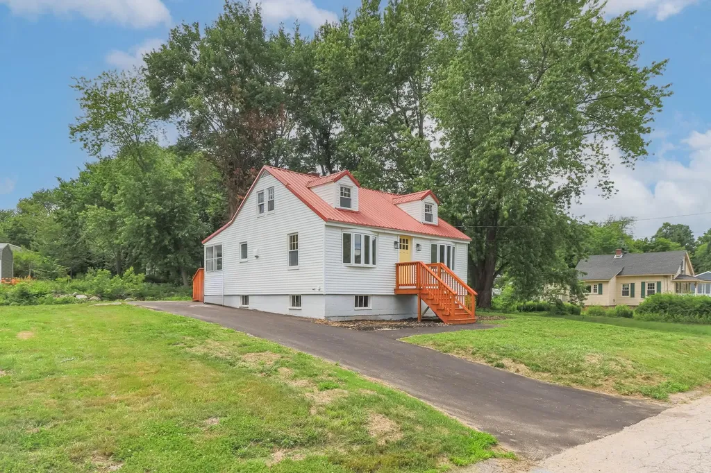 30 Dawson Avenue Manchester NH 03104