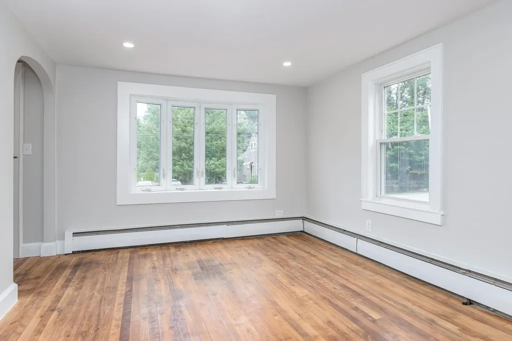 30 Dawson Avenue Manchester NH 03104