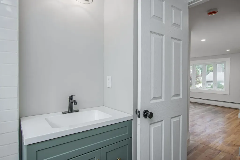 30 Dawson Avenue Manchester NH 03104