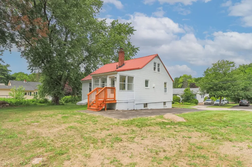 30 Dawson Avenue Manchester NH 03104