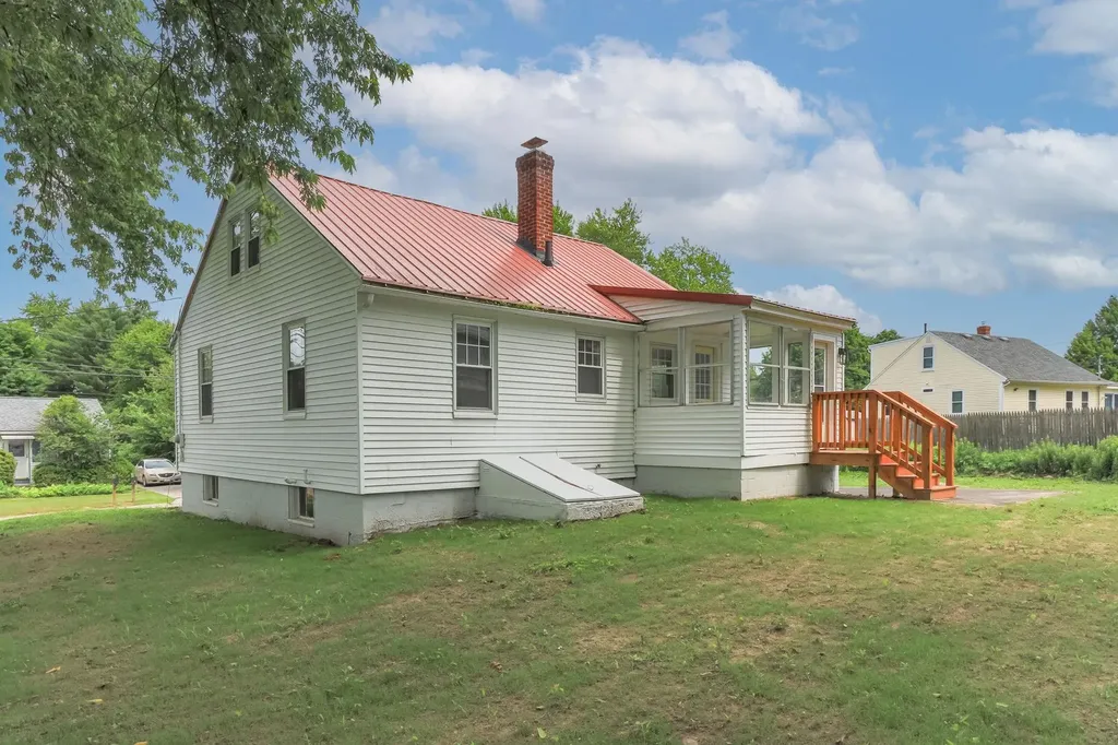 30 Dawson Avenue Manchester NH 03104