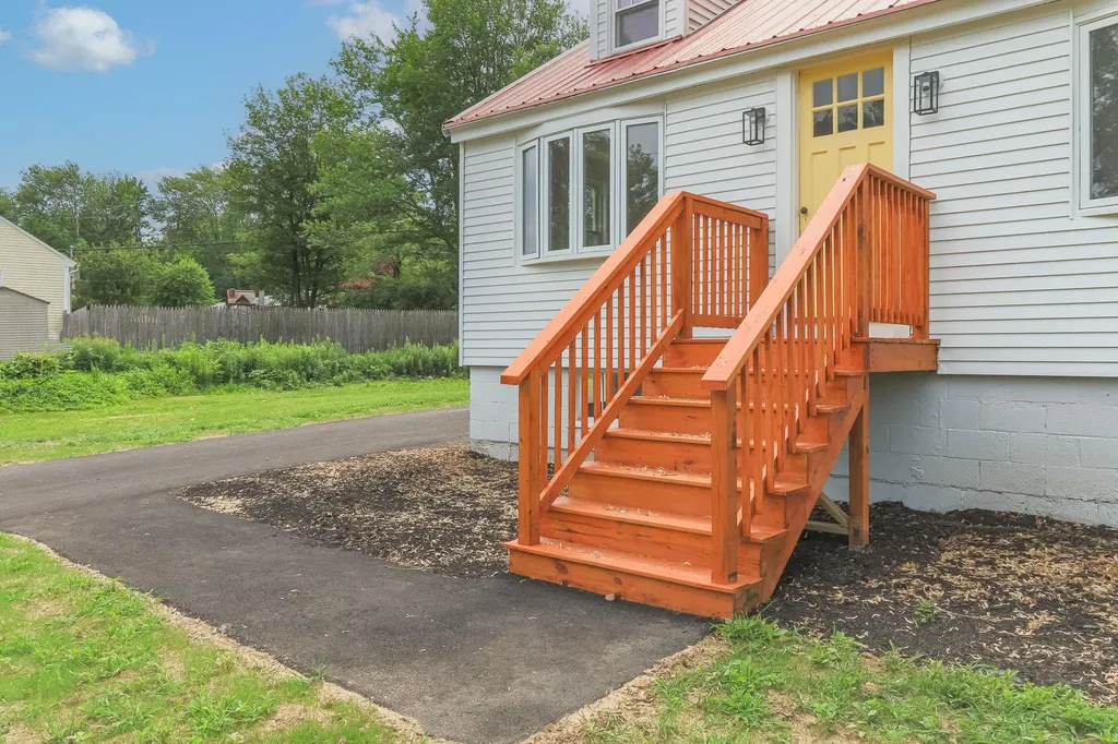 30 Dawson Avenue Manchester NH 03104