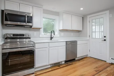 30 Dawson Avenue Manchester NH 03104