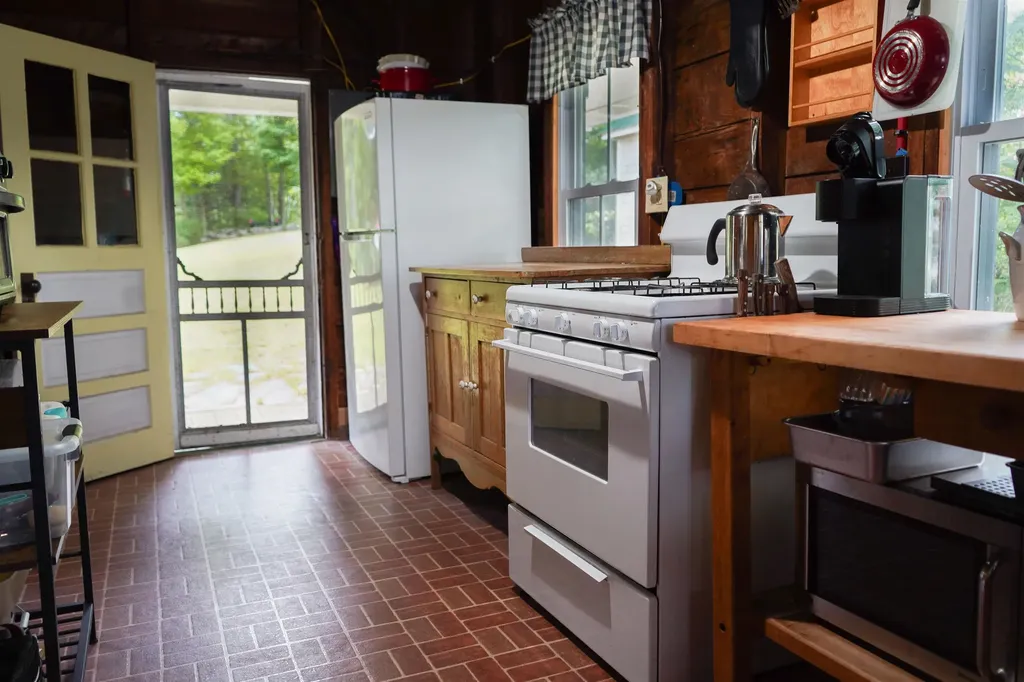 48 Acorn Lodge Road Castleton VT 05735