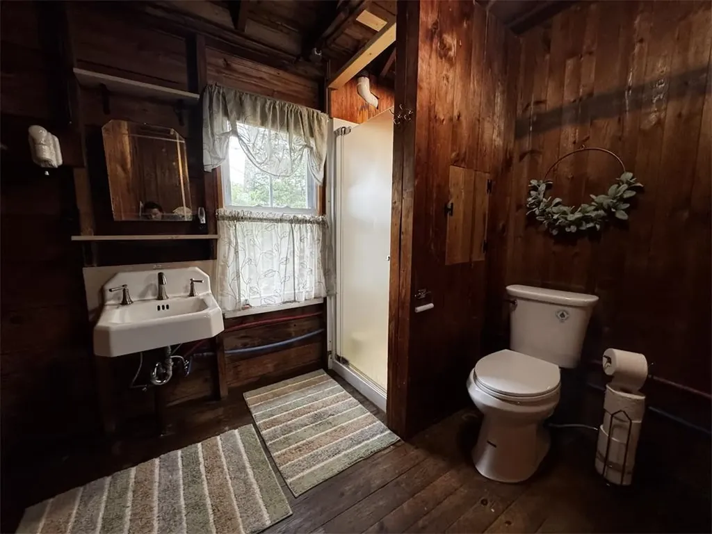 48 Acorn Lodge Road Castleton VT 05735