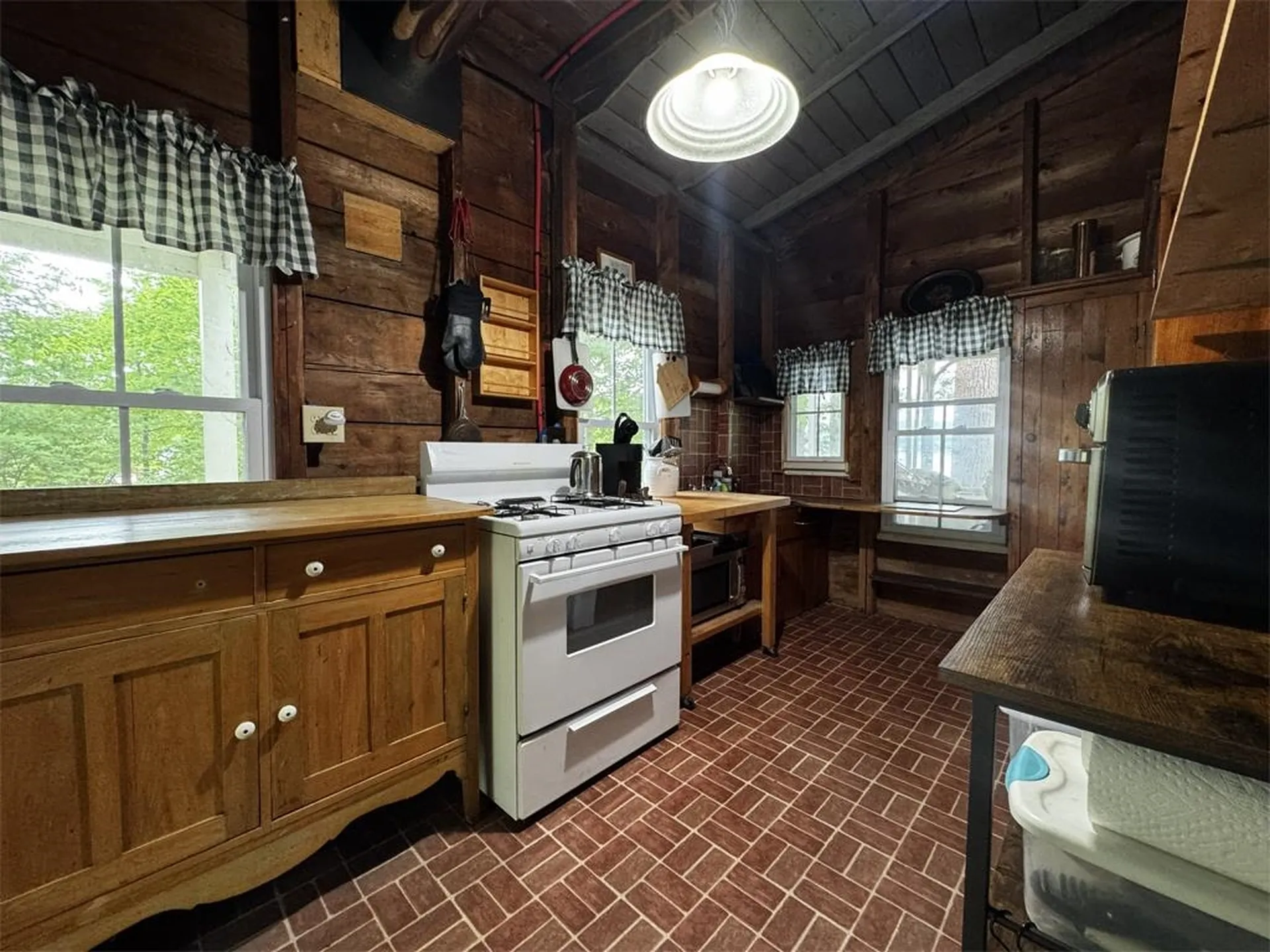 48 Acorn Lodge Road Castleton VT 05735
