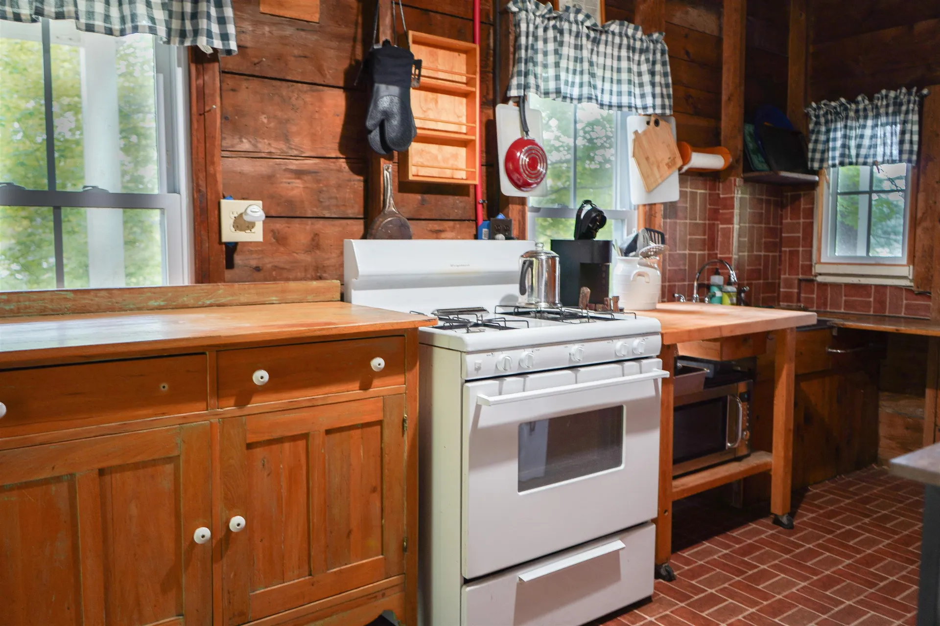 48 Acorn Lodge Road Castleton VT 05735