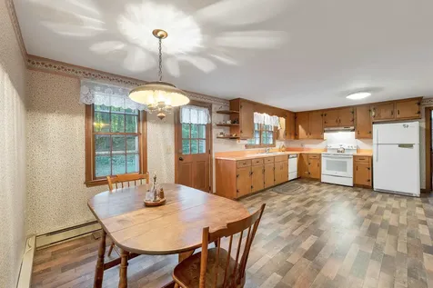 28 Manchester Road Amherst NH 03031